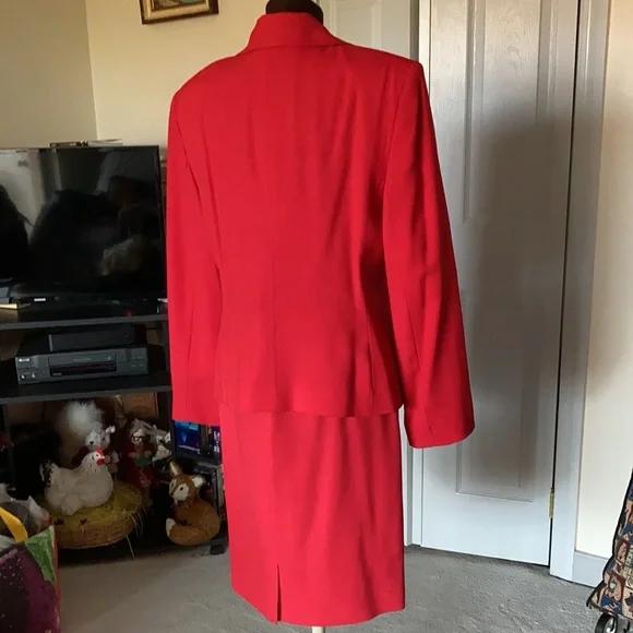 Vintage Rena Rowan for Saville suit - Picture 4 of 7